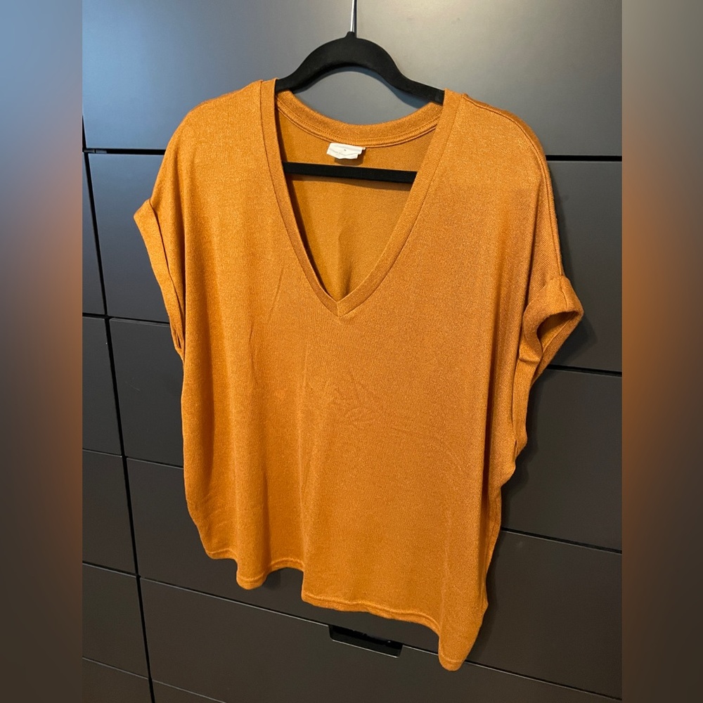 ModRef, szM, loose fit, worn once, short sleeved sweater, rusty orange
